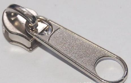 供應(yīng)優(yōu)質(zhì)3 ,5 各厚度pvc尼龍牙拉鏈價(jià)格 廠家 圖片