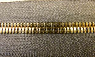 江門(mén)拉鏈廠專(zhuān)業(yè)供應(yīng)電鍍金色磨光8#雙拉系列銅拉鏈